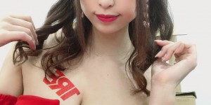 J罩杯女神椎叶美久流 椎叶みる出道八年多毫无架子