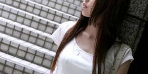 【迈博体育myball】美妇下面又紧又湿 单手握不住