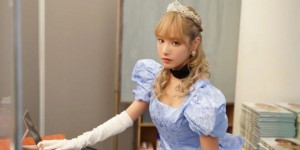 日本见面会全面复苏吗 桃乃木香奈隔着透明压克力板与粉丝见面