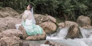 【迈博体育myball】舞蹈室的两个小姑娘 穿越母系社会一女多