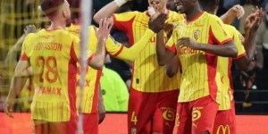 迈博体育 5-1！2-2！疯狂一夜，朗斯超越巴黎登顶，曼联翻车