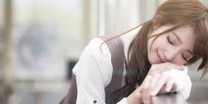 【迈博体育myball】不要把手指放在里面 他在船上做有个女的在外面看