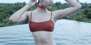 台湾气质美女张伊君 泡澡性感侧乳外漏秒杀网友
