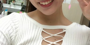 美女主持人岱岱 性感比基尼秀火辣曲线