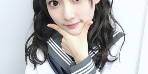 15岁日本正妹齐藤なぎさ晒眨眼影片 性感洋装裸露香肩
