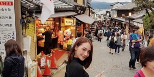 泰国正妹老师《Nattaya Nat》因爱的抱抱爆红