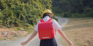 福利姬 | 萝莉美图[悠宝三岁]系列之Cos幼稚园少女