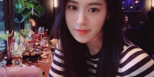 韩国水蛇腰美女Bora 正妹穿性感紧身衣骆驼趾若隐若现