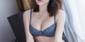 扯下她的肚兜吸吮乳计胸罩 口述上领导吃我奶过程