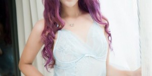 女人在上面都爱前后摇 我和5个中年熟妇