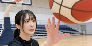 【网络美女】前篮球运动员辻井穗乃果获企业球队试训邀请，坚持职业梦想受关注