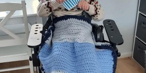 跳水王子《Tom Daley》奥运场边「织毛衣」展现反差萌！跳水、编织功力都一流！