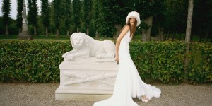 哥本哈根品牌 Rotate 推出的首个婚纱系列，简约又摩登～ ​​​