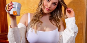 itotii正妹：IG千万追踪！性感女星《Mia Malkova》巨臀霸占屏幕！