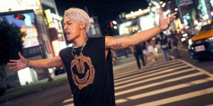 吳霏首張個人創作專輯《Not Bad》釋出！化身水泥叢林間的野男人展律動帥勁！