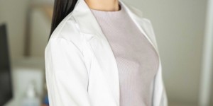 大槻ゆりか(大槻百合香)出道作品MIFD-481发布！性经验只有一次的保健室老师，下海吸取健康教育知识！，大发助力你的致富之路！
