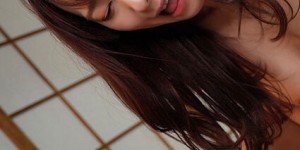 白石茉莉奈作品JUQ-796发布！每周三天深夜便利商店兼职！寂寞人妻与小鲜肉沉溺于不伦中出直到天亮，大发助力你的致富之路！
