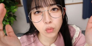 曾打进选美的战役……她的第一部VR片揭露了秘密！