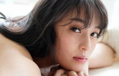 北海道纯白偶像「猪子れいあ」比基尼辣满曲线不敢相信她还只是高中生！？