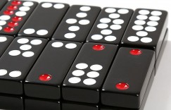 大发娱乐牌九游戏震撼上线：传统智慧与现代竞技的完美交锋