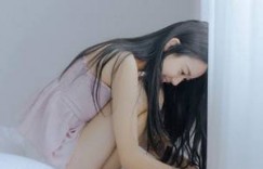 【迈博体育myball】你的奶头好硬我好想咬 老师当着全班面脱了我内裤打我