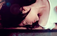 【迈博体育myball】喂下面的那张小嘴喝红酒 家里没人下面想要