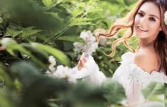 【迈博体育myball】透骨尤四姐 一个在上面吸,一个在下吃