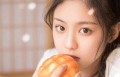 【迈博体育myball】我们在沙发上疯狂做 疯狂3p交换经历