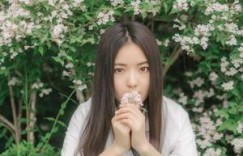 【迈博体育myball】两个老头不停的揉搓我的乳 在胸前打圈轻咬