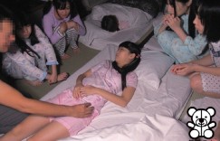 求出处|MUM-210 山里的温泉旅馆里来了一批修学女子学生