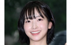 还有“无人机提案”！韩国女演员正在与比自己小6岁的热门电影YouTuber约会，据其经纪公司证实，拥有414万订阅者的电影评论YouTuber G Movie正在与比自己小6岁的女演员权雅凛约会。