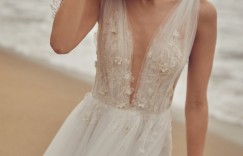 Francesca Miranda 2023春季婚纱系列