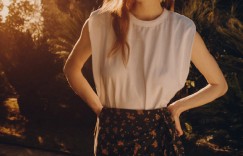 Sessun 2022 Summer Lookbook，热带味的明暗对比 ​​​