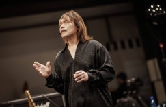 伍佰新春打響第一炮！首度自編自導自演《成功之路》搖滾歌劇傳捷報！