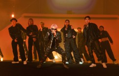 首次展現舞技、自彈自唱！ØZI演唱會上自曝永生難忘狂冒痘