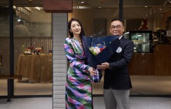 吳速玲靠喝「蜂蜜」養顏瘦身養成美魔女凍齡肌！提倡「好好愛自己」運動享受單身