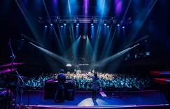 擔任英國天團演唱會嘉賓！原子邦妮驚喜發現「隱藏版歌迷」：像是打了強心針