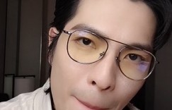 蕭敬騰隔空抿嘴跟向太撒嬌「媽咪教我玩抖音」！陸網跟風拍片嘲諷：雨神改名叫油神？