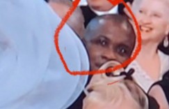 女星奧斯卡禮服太浮誇惹議！全程遮蔽視野「讓後方探頭探腦」遭網抨擊：超自私