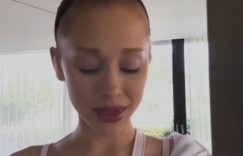 Ariana Grande體態崩壞？「雙頰凹陷、四肢消瘦見骨」親曝背後原因粉絲心痛哭了