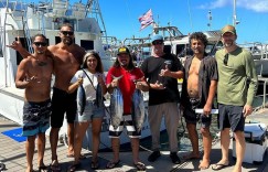 水行俠出海釣大魚！赤身單穿「後空纏腰帶」粉絲全歪樓：這是不用付費就可以看的？