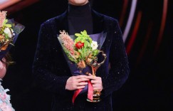 微博之夜5大頂流坐一排！胡歌結婚「超閃感言」逼哭主持人：現在我是最幸福的人