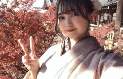 躺哪都舒服！天然萌妹《能美真奈》让你充满安全感！