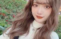 长发妹子「示范美内衣」，「性感的白嫩曲线」好诱人！