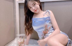 可爱正妹穿短上衣「小露」，「性感的纤腰曲线」太吸粉！