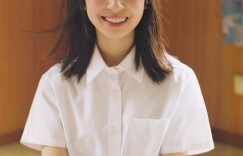 日向坂46笑颜女神「金村美玖」纯白制服造型超清纯 瞬间感觉穿越到民初