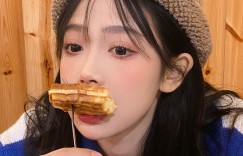 【itotii正妹】学妹感十足！微博清新美少女《迷糊》笑容里有超萌小虎牙！