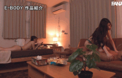 響蓮(响莲)、設楽ゆうひ(设乐夕日)共演作品EBWH-090发布！跨片商梦之共演！两大身材强者抢一根棒子狂摇一整天！，大发助力你的致富之路！