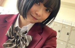 制服身姿也可爱!桑岛海空,短发JK的自拍镜头公开