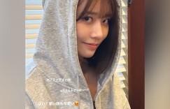 【网络美女】气噗噗瞪人也好好看!河北彩伽 助理惊喜公开工作侧拍,令粉丝大赞:凶人表情超可爱